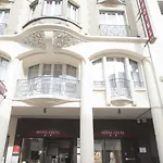 Cecyl Centre فندق