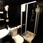 Cecyl Centre Hotel