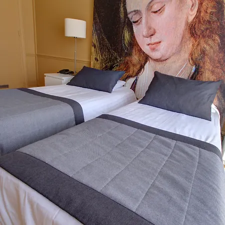 Cecyl Centre Отель