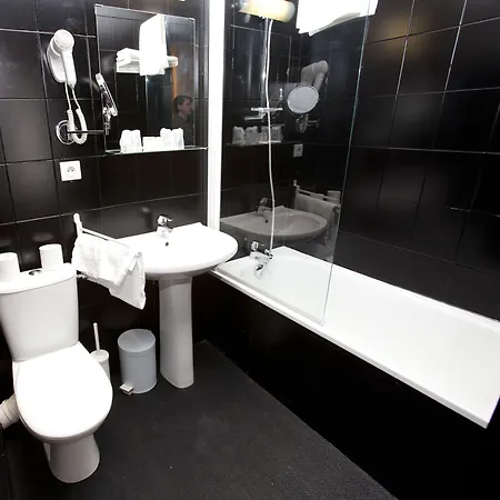 Cecyl Centre Hotel 3*