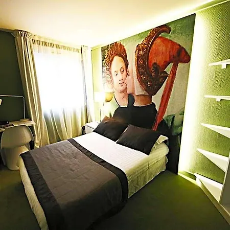Cecyl Centre Hotel 3*