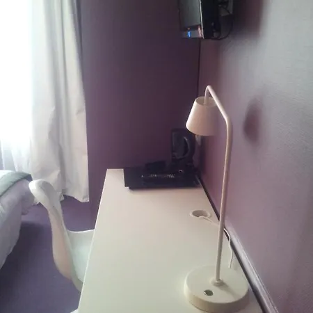 Cecyl Centre Hotel 3*