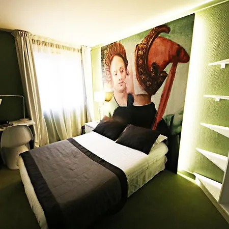 Cecyl Centre Hotel 3*