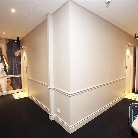 Cecyl Centre Hotel 3*