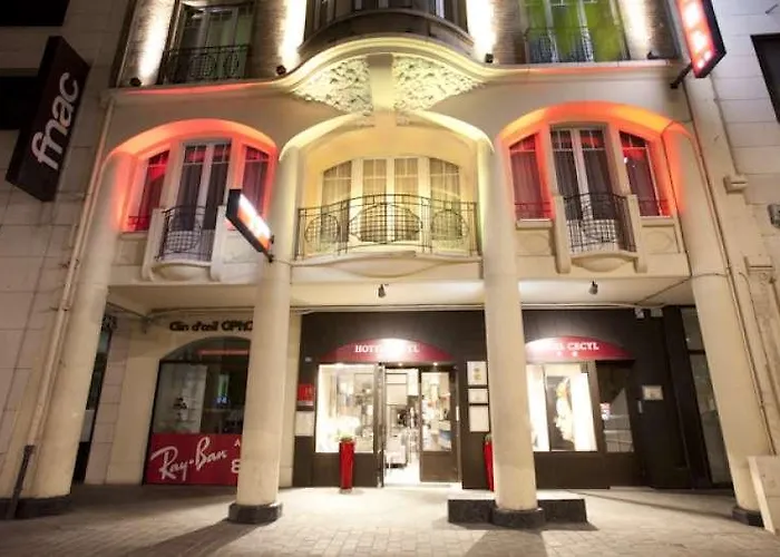 Cecyl Centre Hotel 3*