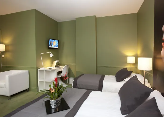 Hotel Cecyl Centre 3*