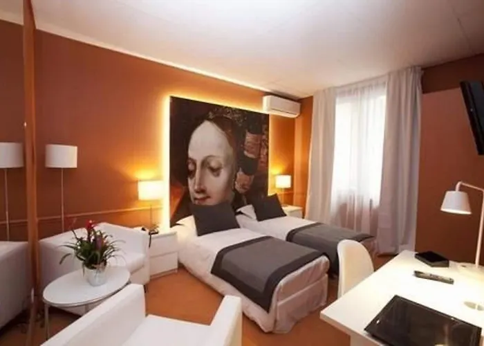 Cecyl Centre Hotel 3*