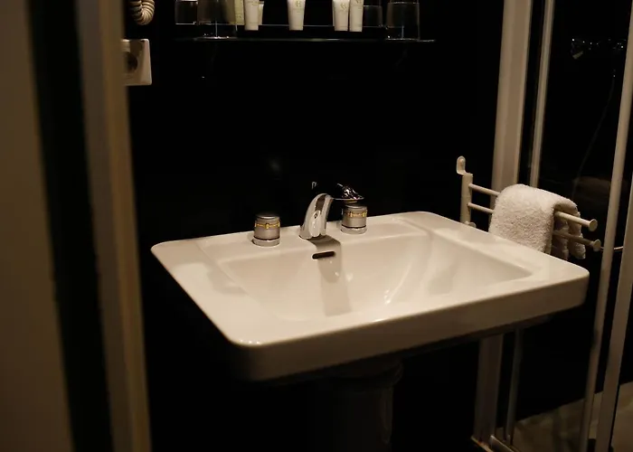 Cecyl Centre Hotell Reims