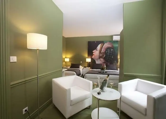 Cecyl Centre Hotel Reims